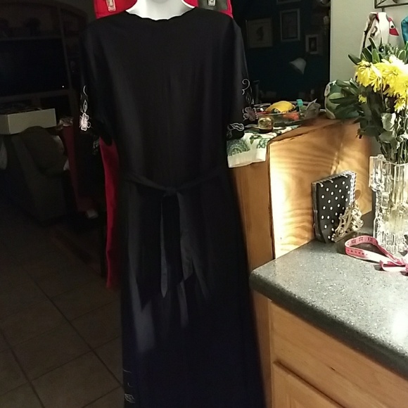 Dress - Picture 5 of 7